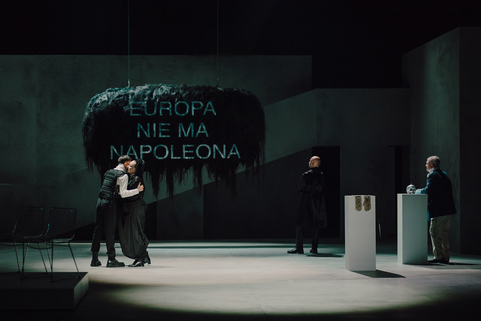 Prus pod presją współczesności – recenzja sztuki „Lalka” Teatru Dramatycznego w Warszawie.