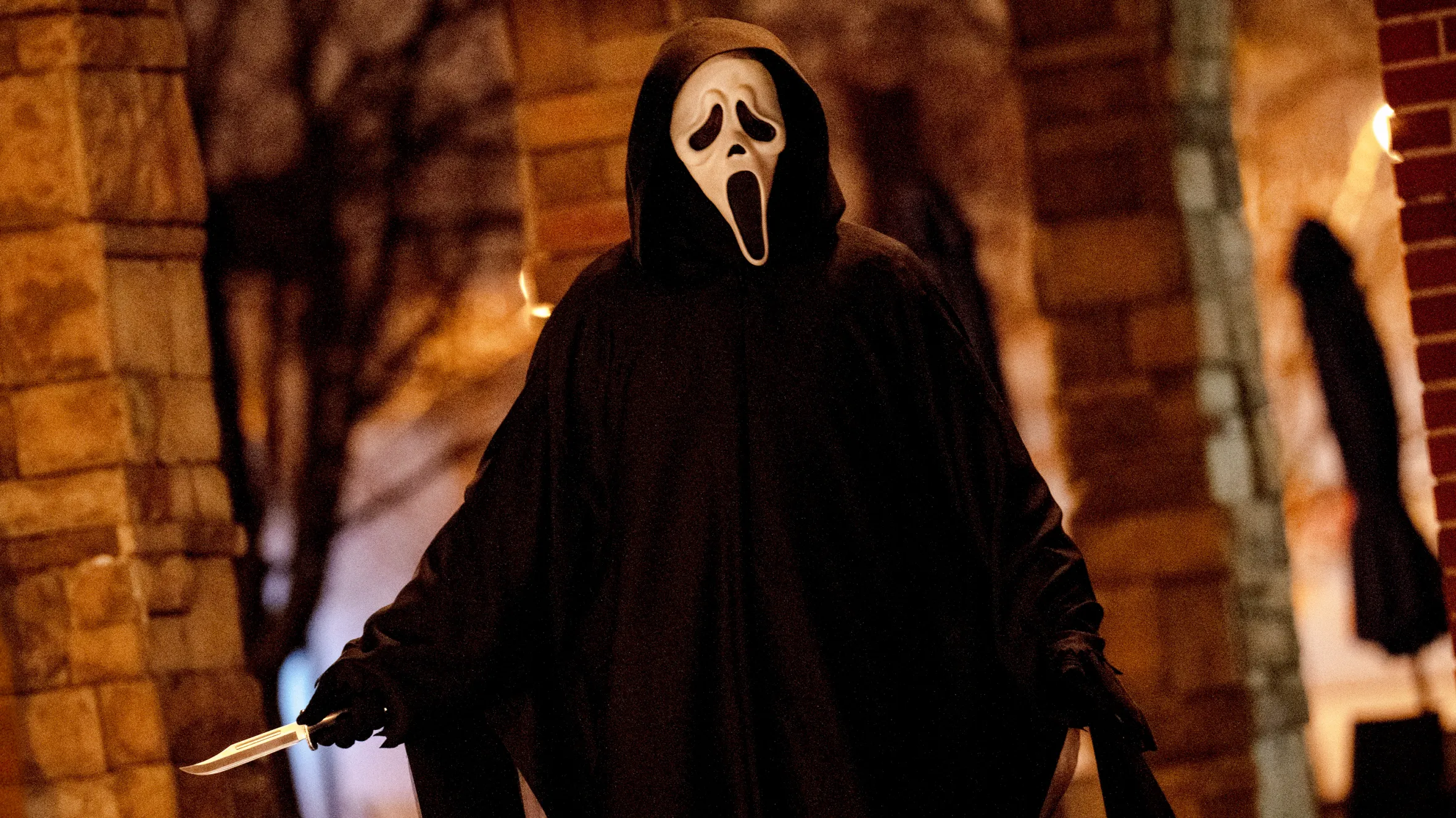 Bezpieczny powrót do znanej formuły – recenzja filmu Krzyk 7